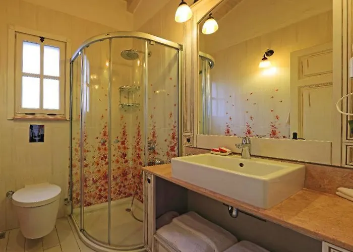 Swan Deluxe 1890 Bed & Breakfast 5*